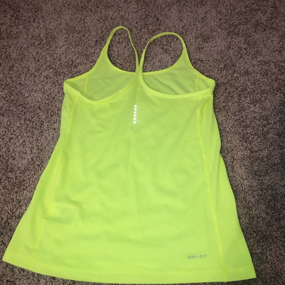 Nike Dri-Fit Razorback - Picture 2 of 3